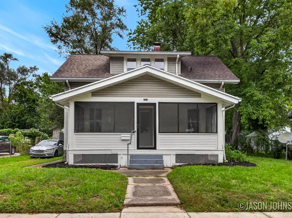 307 Ridgewood St SE, Kentwood, MI 49548