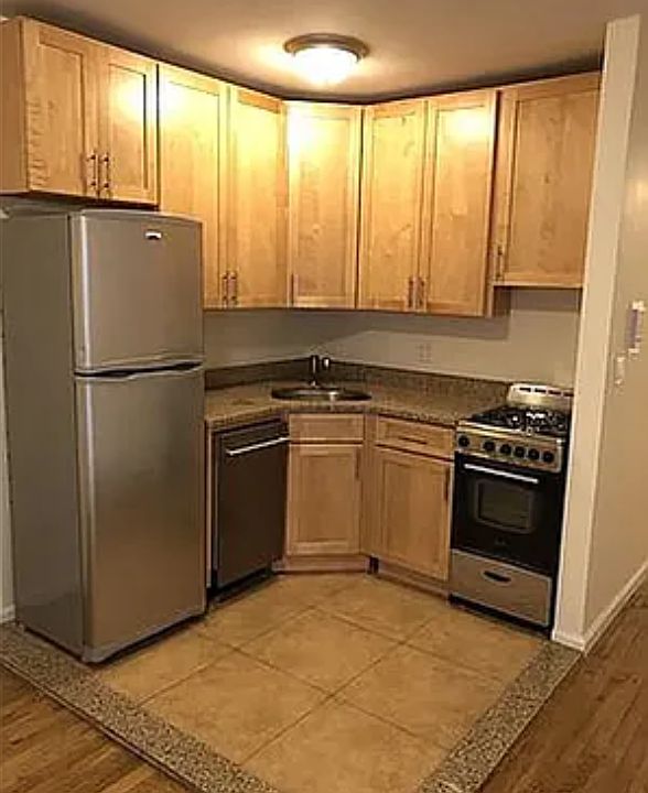 1st image of 450 W 58th St APT 5H