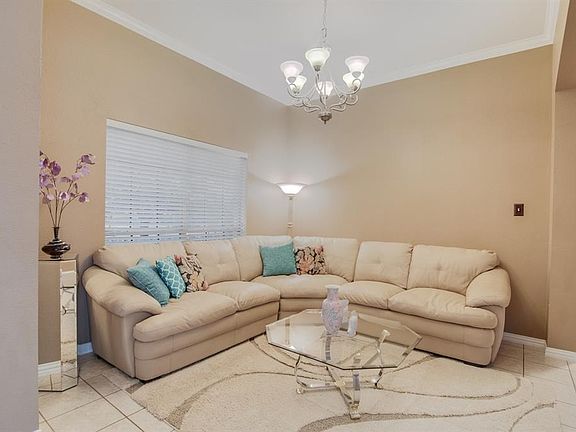 4th image of 1309 Maverick Ln