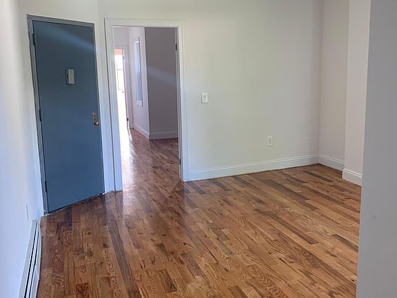 5th image of 674 Saint Anns Ave APT 4N