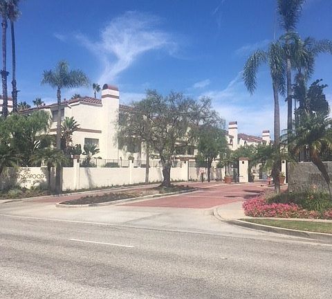 3rd image of 2931 Plaza Del Amo Unit 50