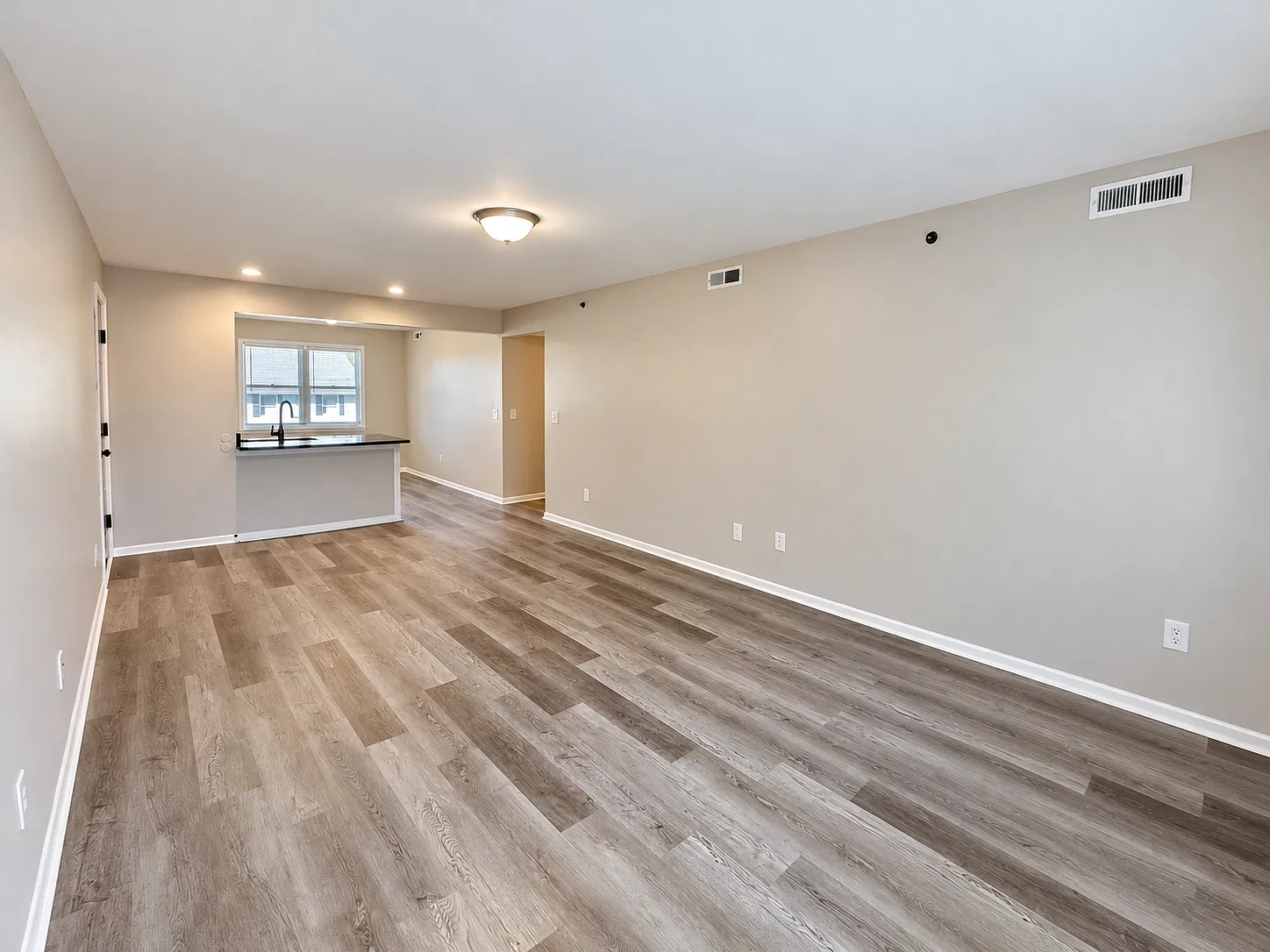 4 bed, 1500 sqft, $1,800 — Photo 4