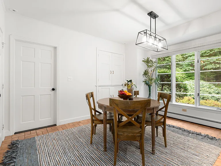 62 Mill St — Photo 11