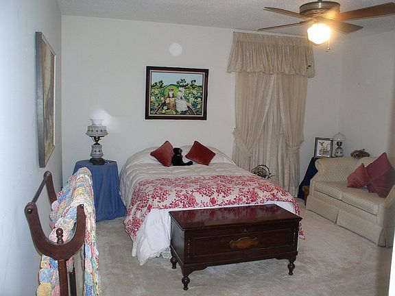 Master bed room
