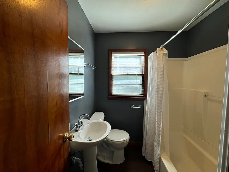 206 N Morgan St — Photo 8
