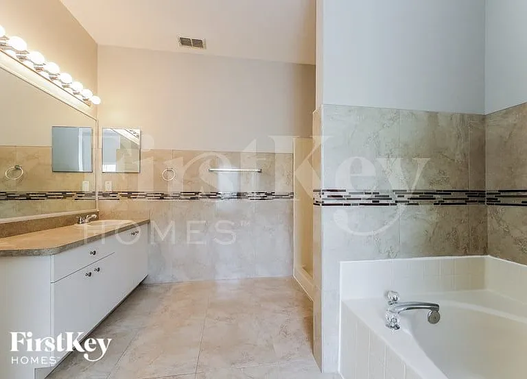 820 Poinsettia Ave — Photo 11