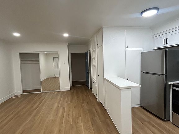 3rd image of 1208 S Norton Ave APT 19