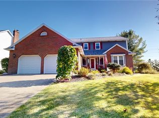 2126 Sand Run Knolls Dr, Akron, OH