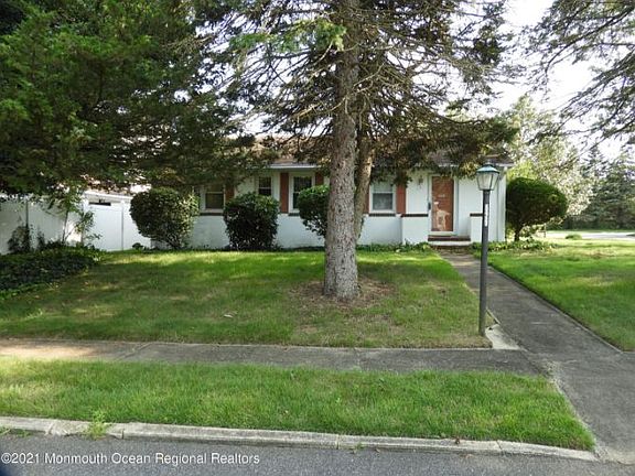 2nd image of 529 E Woodland Ave