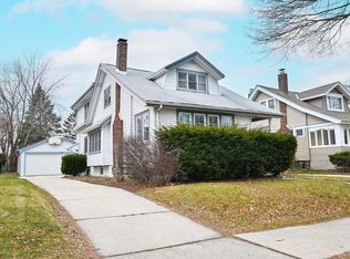 4317 N Murray Ave, Shorewood, WI 53211