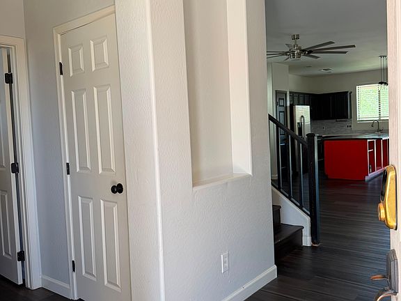 3rd image of 15447 W Poinsettia Dr