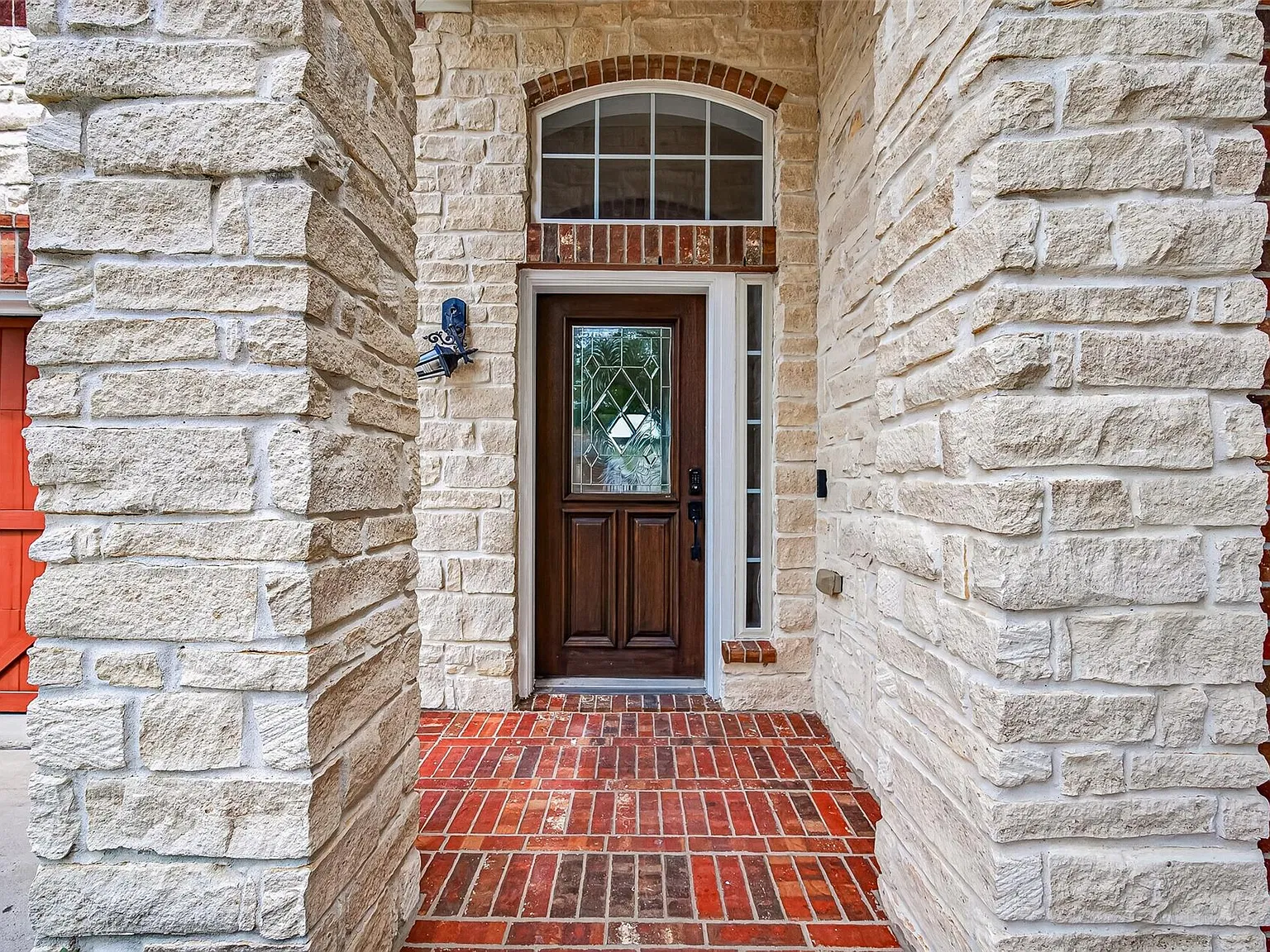 4 bed, 2.5 bath, 2835 sqft, $2,750 — Photo 4