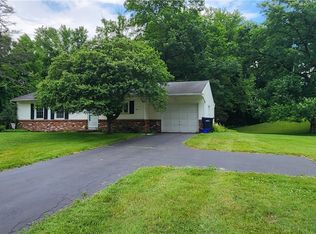 4 Brook Holw, Pittsford, NY 14534