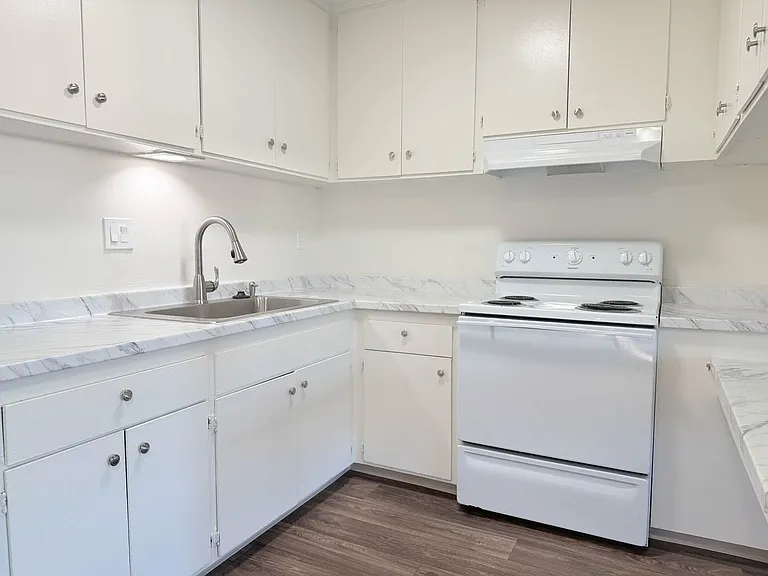 Oak Valley Apartments — Photo 27