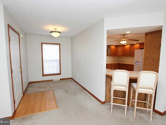 3rd image of 11844 Glen Cir