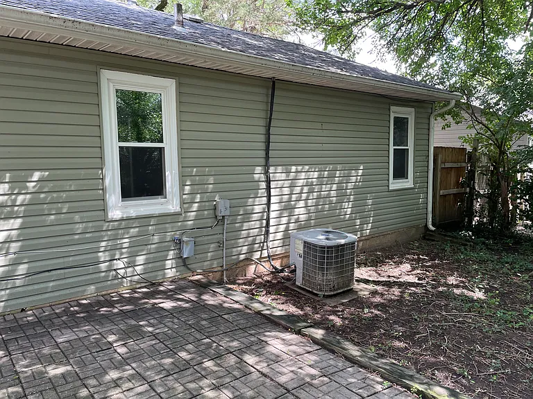 2121 SW Morningside Rd — Photo 35