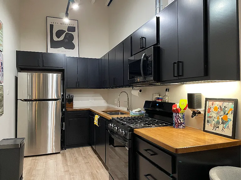 1147 W Ohio St — Photo 10