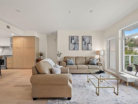 4th image of 5120 Cordova Bay Rd #309