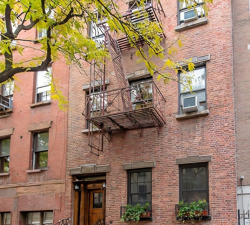 1st image of 134 Sullivan St #3