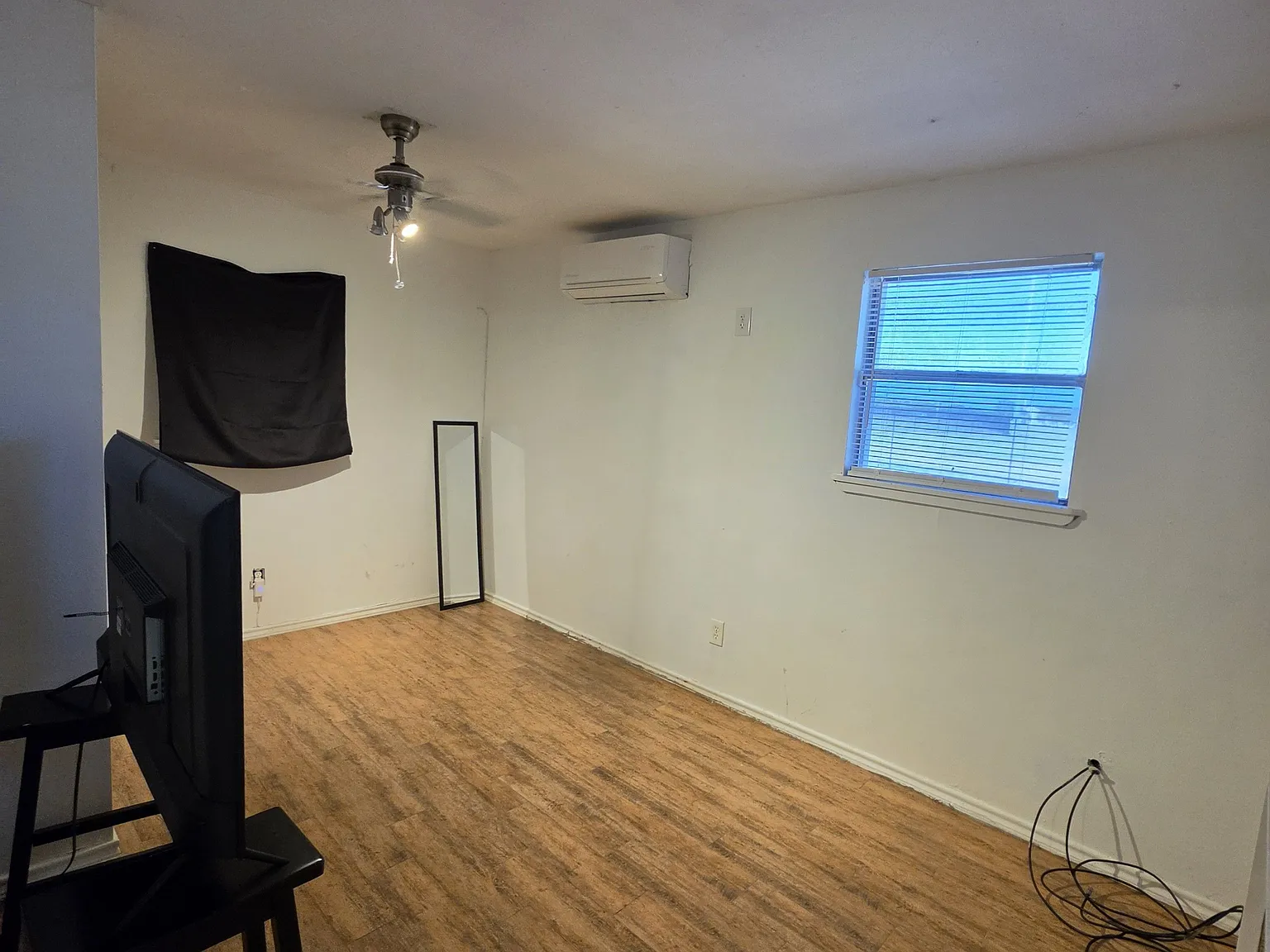 4 bed, 2.0 bath, 1332 sqft, $1,700 — Photo 3