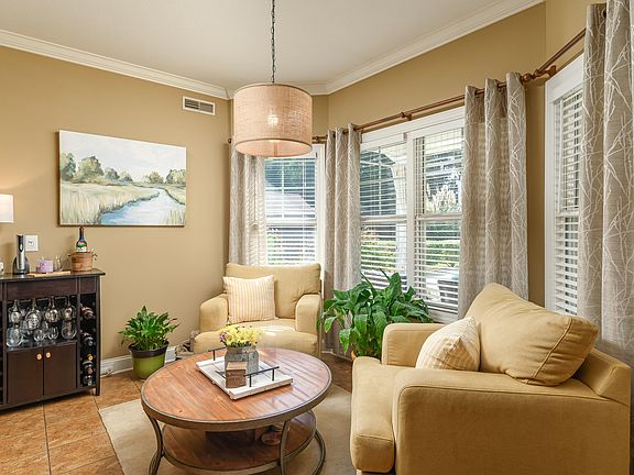 4th image of 509 Thoroughbred Dr NW #46