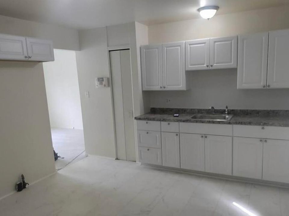 2nd image of 6142 Penwood Rd