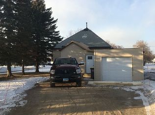 508 2nd St N, Ellendale, ND 58436