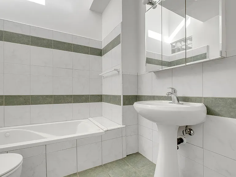 2307 Silver Ridge Ave — Photo 20