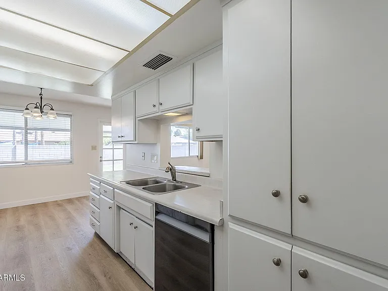 1904 E Manhatton Dr — Photo 24
