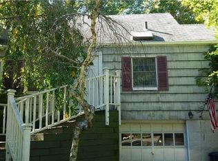 43 Soundview Rd, Huntington, NY 11743