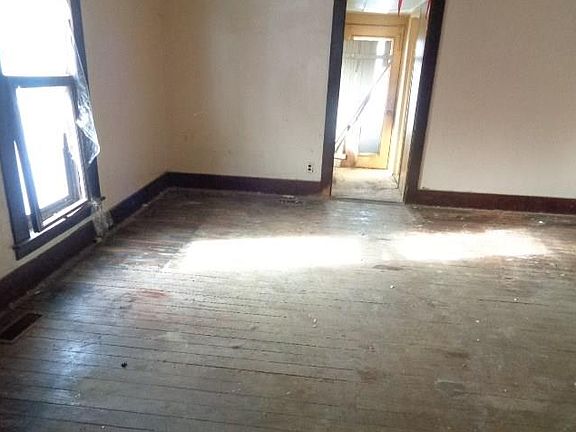 5th image of 309 S Church St
