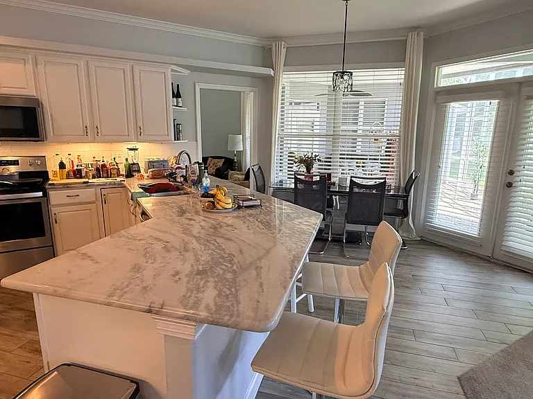 427 Tierra Verde Ln — Photo 7