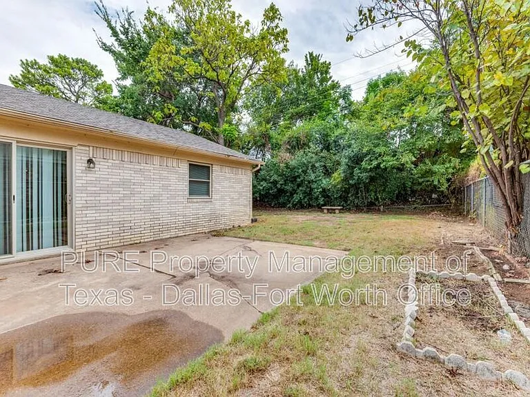 1224 Parkwood Pl — Photo 14