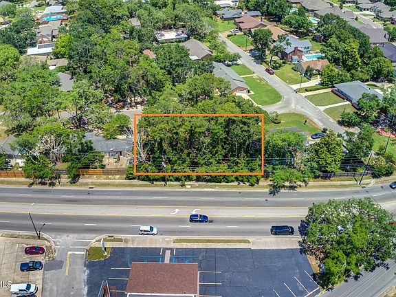 3rd image of 303 Westview Dr