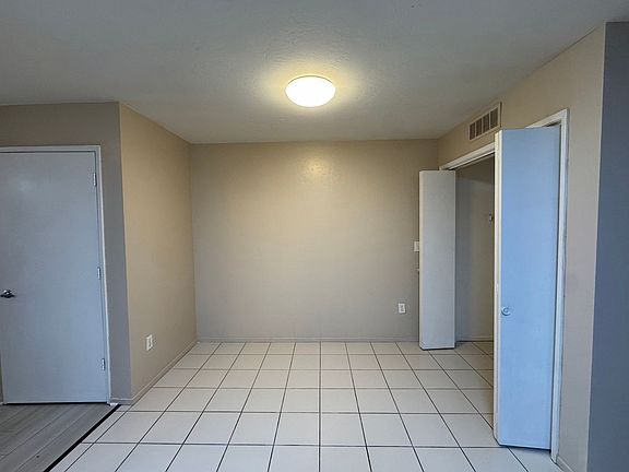 5th image of 600 Hosking Ave #31