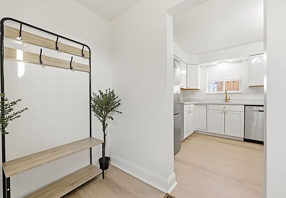 4th image of 5535 Keefe St