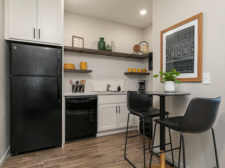 Park57 Studio Furnished Green 4 Dining Kitchen