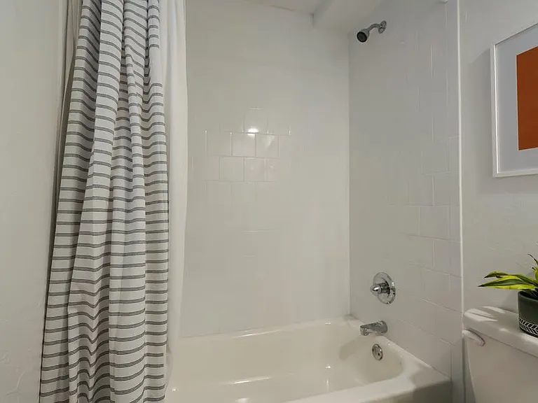 511 NW 29th St #3 — Photo 26