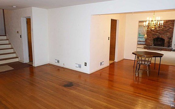 3rd image of 528 Thurnau Dr