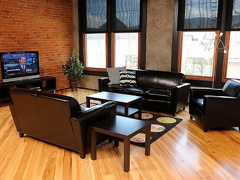 209 E 3rd St #3C — Photo 4