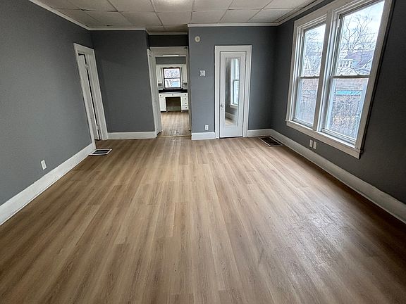 3rd image of 949 Forsythe St #1&2