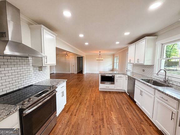 2nd image of 1017 Clacktown Rd