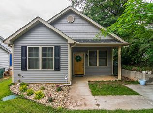 22 Brookdale Ave, Greenville, SC 29607