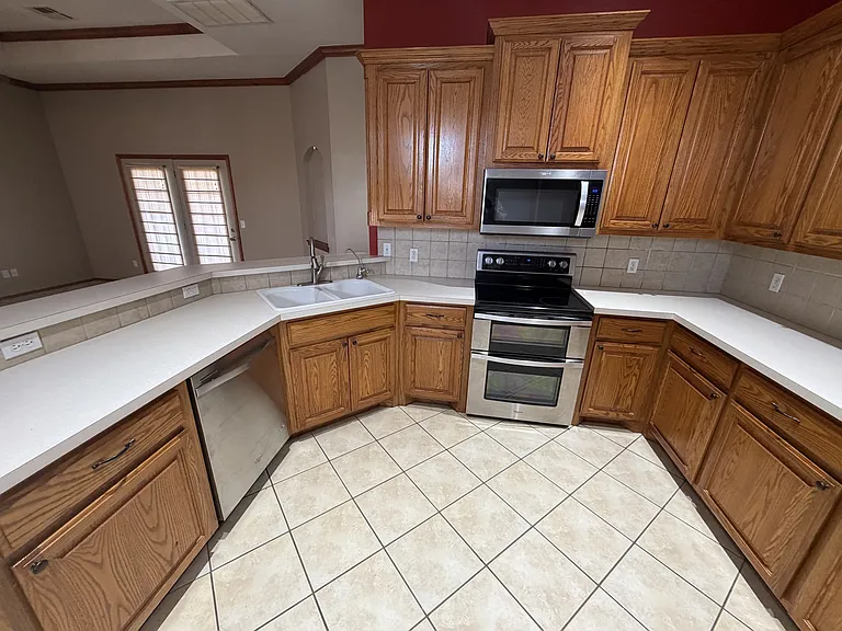 608 N Cherokee Way — Photo 9