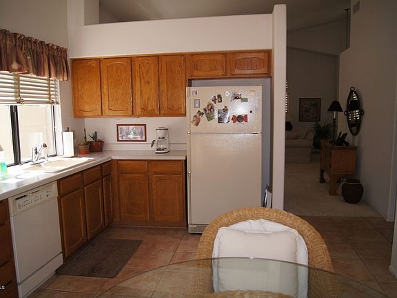 5th image of 184 W Vera Ln