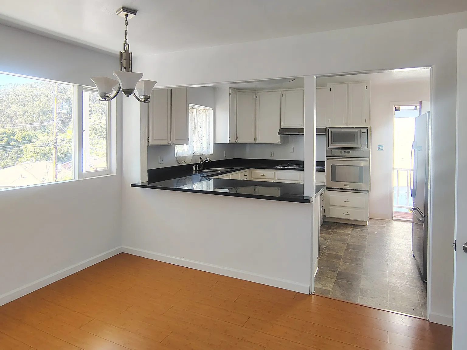 3 bed, 1200 sqft, $2,850 — Photo 2