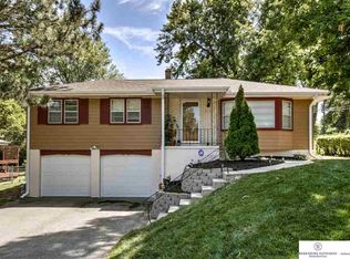 6729 Vernon Ave, Omaha, NE 68104