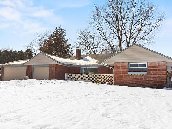 2nd image of 2795 S Seymour Pl