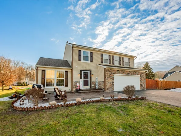 276 Ponds Way, Macedon, NY 14502