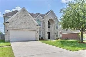 1621 N Yellowstone Dr — Photo 2